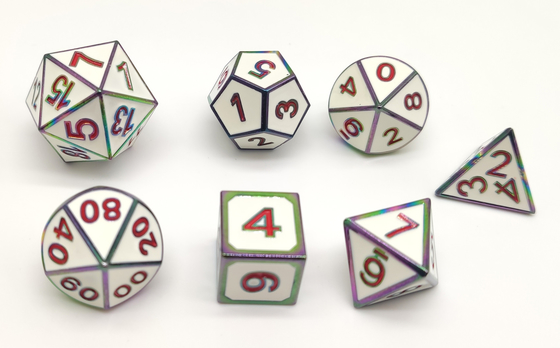 ISO9001 Beyaz Metal RPG Zar Seti Çekiç ve Yahtzee İçin El Oyması