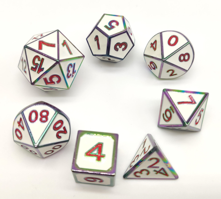 ISO9001 Beyaz Metal RPG Zar Seti Çekiç ve Yahtzee İçin El Oyması