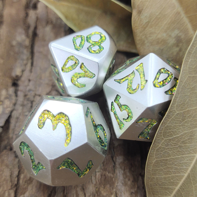 Pratik Kaplama Keskin Metal Zar Seti Toksik Olmayan Mini RPG Lüks Çok Yüzlü