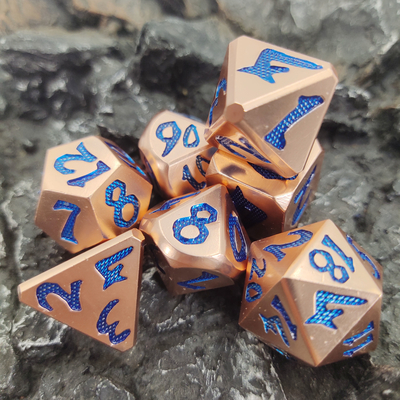 Mavi Zar Çokyüzlü Özelleştirme RPG Zar Seti OEM Keskin Kenarlı RPG Zar Çinko Altın