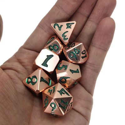 Renk Çeşitliliği Zar Seti Çok Yüzlü Keskin Kenar Metel Yeşil Rpg Oyunu İçin Toksik Olmayan Metal
