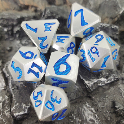 Lüks 7 Adet Set Zindan Ve Ejderha El Dökme Çokyüzlü Zar Gümüş Mavi Rpg Ve Dnd Oyunu Için Sağlam
