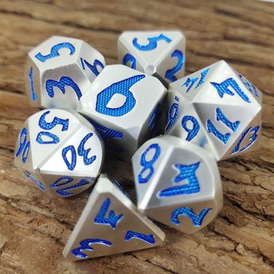 Lüks 7 Adet Set Zindan Ve Ejderha El Dökme Çokyüzlü Zar Gümüş Mavi Rpg Ve Dnd Oyunu Için Sağlam