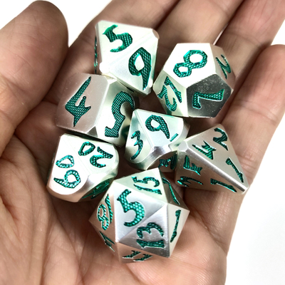 Hafif Toplama Rpg Zar Seti Yeşil Gümüş Metal Dnd için Taşınabilir Benzersiz Metal Zar Oyunu