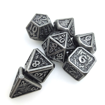 Aşınma Önleyici Sağlam Metal RPG Zar Cuprum Çok Yüzlü Zar Seti Siyah Beyaz