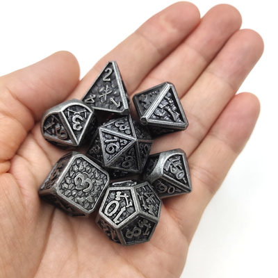 Masaüstü Oyunları Aşınma Önleyici Dayanıklı Sıvı Dolgulu Zar Seti Glow In The Dark Dice
