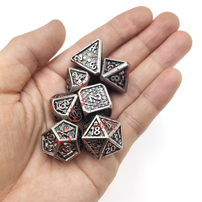 Masaüstü Oyunu Metal RPG Zar Düzgün Keskin Kenarlar Liqui Rol Yapma Zar Oyunları