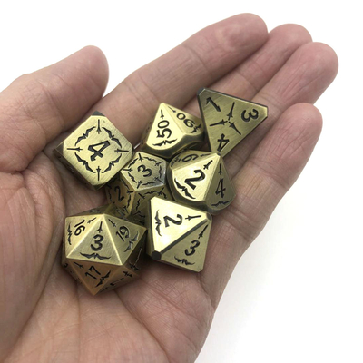 Aşınma Önleyici Zarif Oyma Çekirdek Zar Polyhedron Antik Bronz Metal Zar Seti