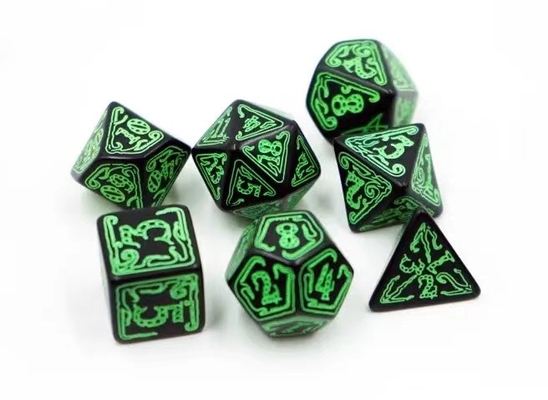 Modaya uygun RPG oyunu zar seti 20 mm Siyah Arkaplan Renk Deseni