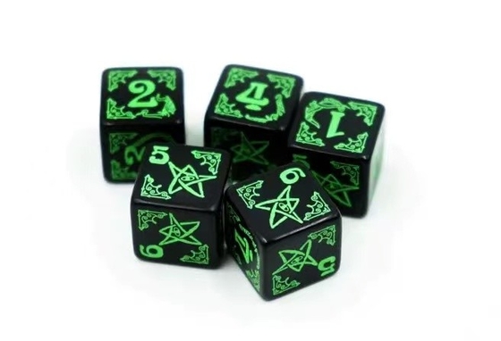 Modaya uygun RPG oyunu zar seti 20 mm Siyah Arkaplan Renk Deseni