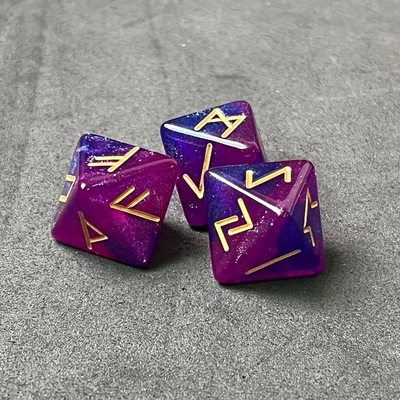 D8 Viking Runes Polyhedral Dice Of Labradorite Elder Futhark / Divination Dice For Crystal Gazing (Kristal Gözlem için Kahinlik Dice)