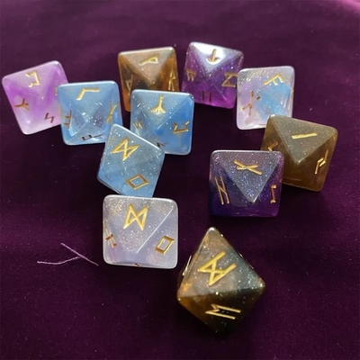 D8 Viking Runes Polyhedral Dice Of Labradorite Elder Futhark / Divination Dice For Crystal Gazing (Kristal Gözlem için Kahinlik Dice)