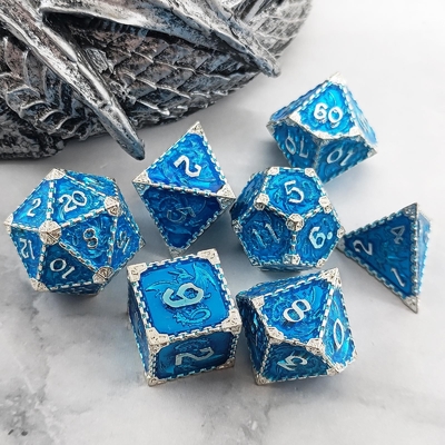Çok yönlü Metal RPG Dice Uçan Ejderha Katı Pürüzsüz Ejderha DND