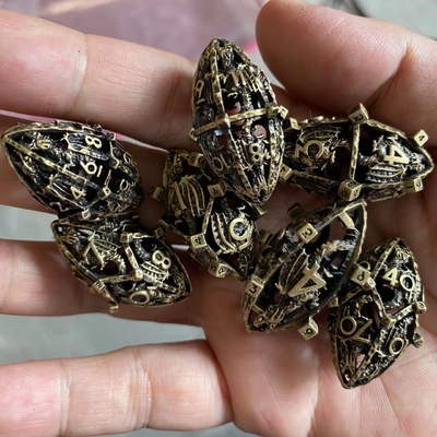 Yaratıcı Rugby Tema Metal Hollow RPG Dice Set Dragon And Dungeon DND