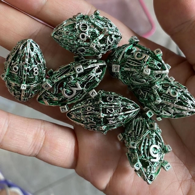Yaratıcı Rugby Tema Metal Hollow RPG Dice Set Dragon And Dungeon DND
