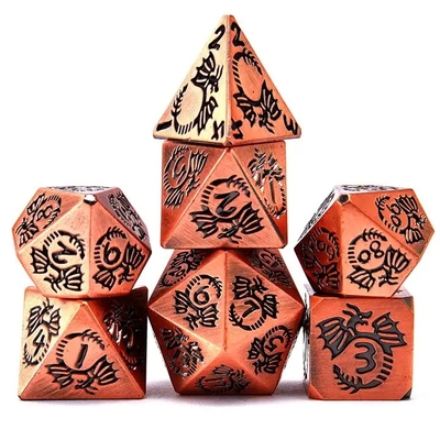 Çok yönlü katı metal zar seti DND RPG Renkli Uçan Ejderha Crucho Tahta Oyunu