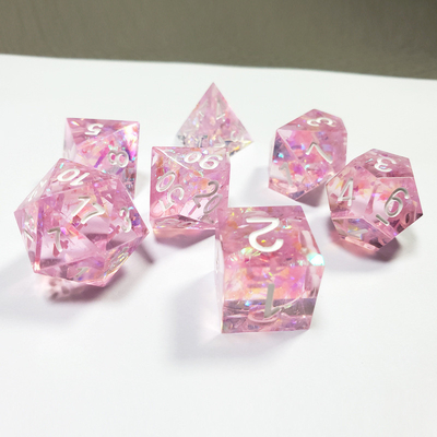 Pembe kristal reçinalı zar setleri ejderha ve zindan