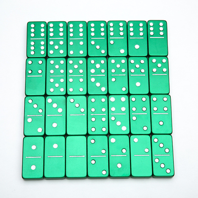 Çifte 6 Altın Domino Set 28 Dev Alüminyum Alaşım Domino Blokları Lazer Basılı Masaüstü Oyunu