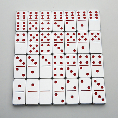 Çifte 6 Altın Domino Set 28 Dev Alüminyum Alaşım Domino Blokları Lazer Basılı Masaüstü Oyunu