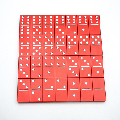 Çifte 6 Altın Domino Set 28 Dev Alüminyum Alaşım Domino Blokları Lazer Basılı Masaüstü Oyunu