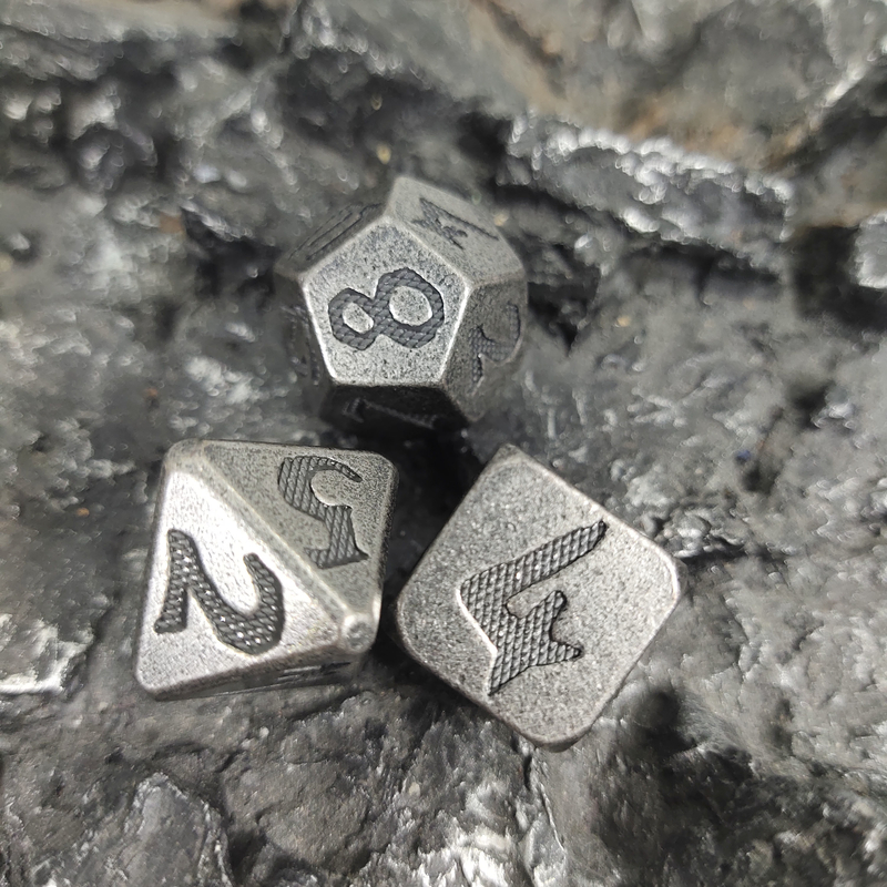 Zindan ve Dragon Metal Oyun Zar Kılavuzu İçin Metal Aşınma Önleyici El Oyması