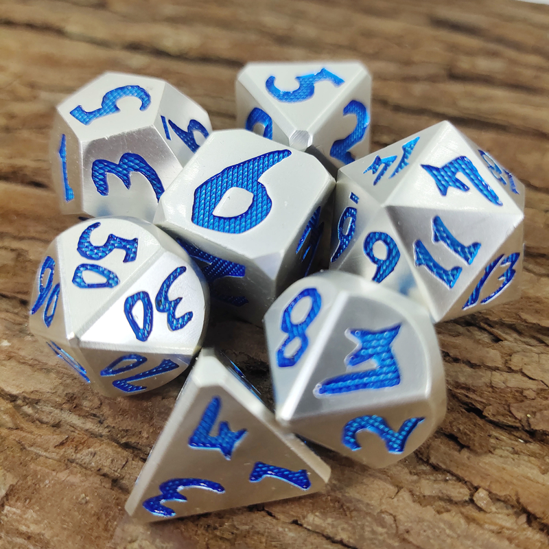 Lüks 7 Adet Set Zindan Ve Ejderha El Dökme Çokyüzlü Zar Gümüş Mavi Rpg Ve Dnd Oyunu Için Sağlam